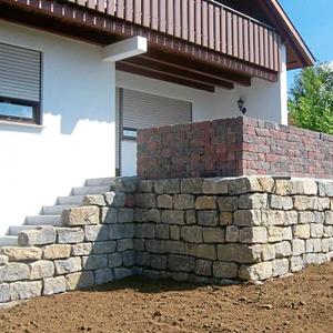Natursteinmauer